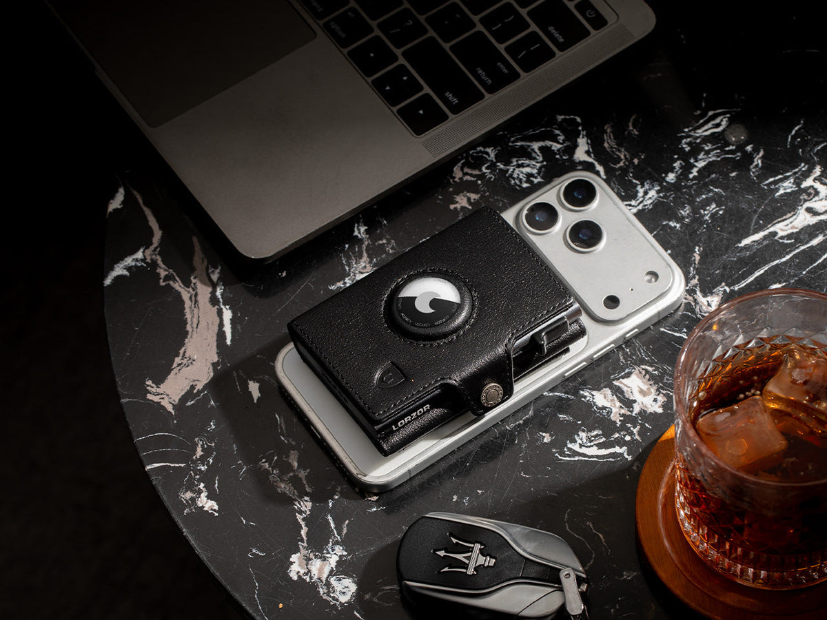 Best AirTag Wallets for iPhone Users: What to Look For