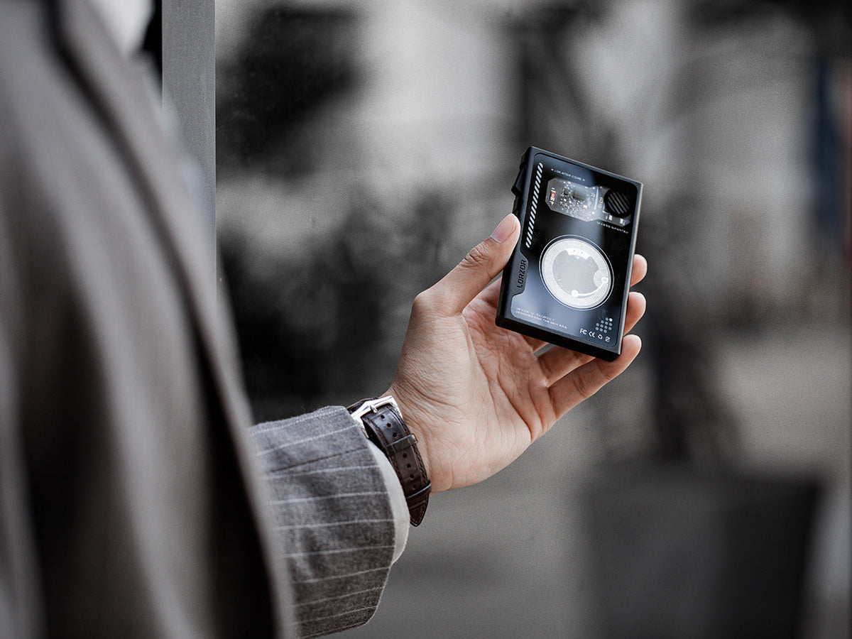 LORZOR Wallet Pro vs AirTag Wallet: Which Tracking Wallet Should You Choose?